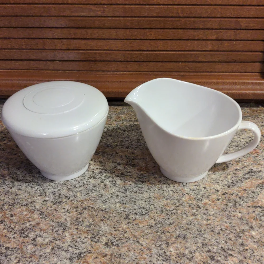 Vintage Melmac Set Sugar Lid Creamer Melamine White Pair Set Like new